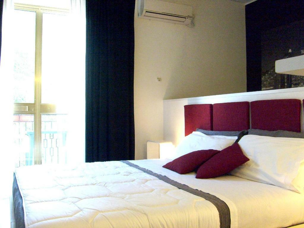 I Cugi Metropolis Apartment Bronte Bagian luar foto