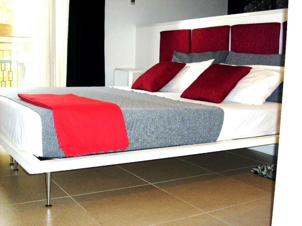 I Cugi Metropolis Apartment Bronte Bagian luar foto