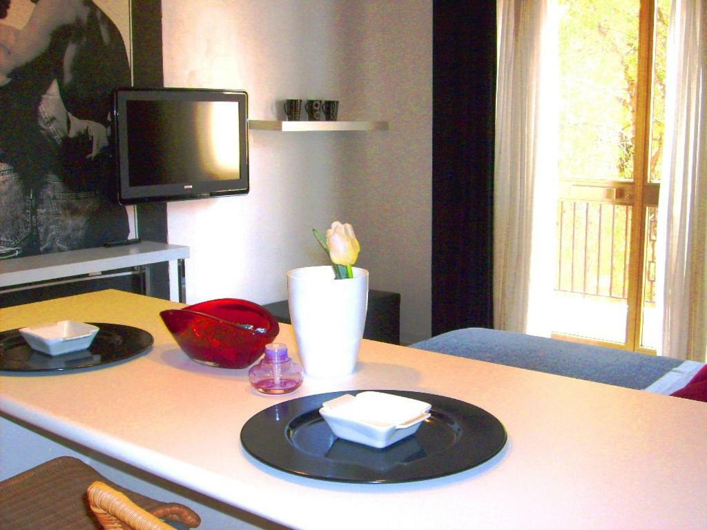 I Cugi Metropolis Apartment Bronte Bagian luar foto