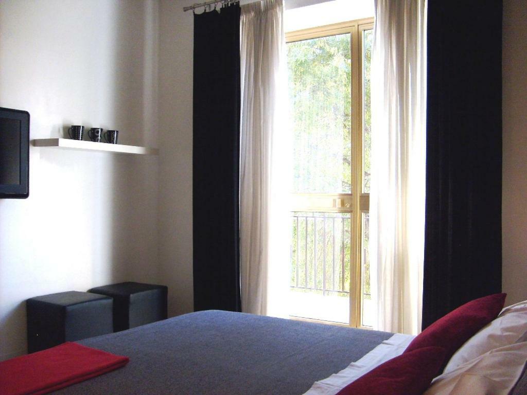 I Cugi Metropolis Apartment Bronte Bagian luar foto