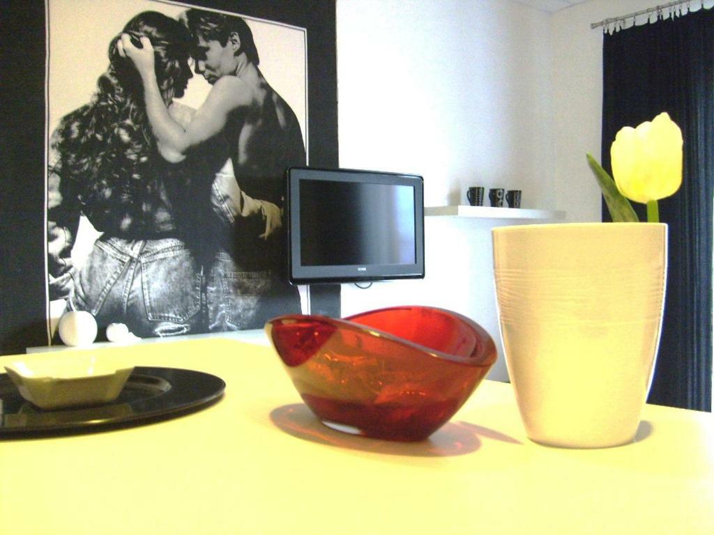 I Cugi Metropolis Apartment Bronte Bagian luar foto